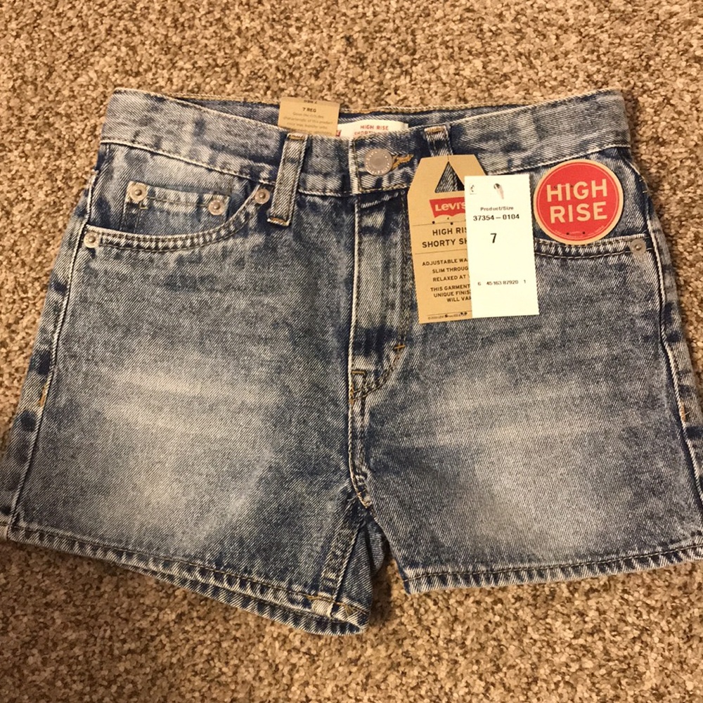 High Rise Levi Shorts - Picture 2 of 2